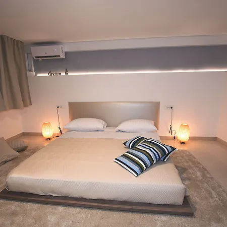 Downtown Boutique Hostel-3